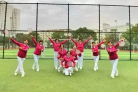 柔与力的碰撞！徐汇这支银龄球队有年轻美丽的秘诀图片