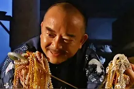 乾隆曾暗示儿子和珅不能杀，嘉庆却着急动手，多年后他才明白缘由图片