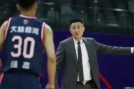 不给脸！朱芳雨引援失算，杜锋狠批汤杰不上进，全场0分想当网红图片