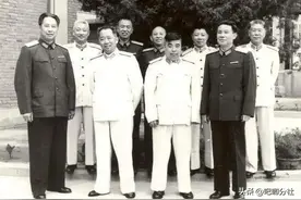 林总对他很信任，两次选搭档让他随便挑，兼任副总长，又进政治局图片