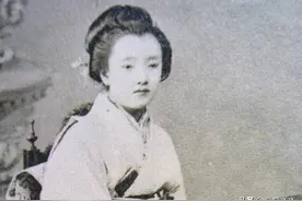 天皇表妹柳原白莲，为何放弃华族身份，嫁与平民靠文字养家？图片