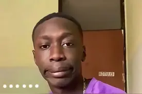 粉丝1.5亿的黑人小哥，靠“打蠢外国人”成为网红一哥图片