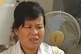 08年深圳清洁工捡到300万黄金饰品带回家，被关9个月后直呼不捡了图片