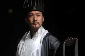 诸葛亮临终前惊觉阿斗一直装傻，真相令人动容！图片