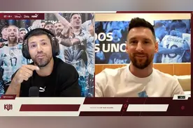 秀恩爱！梅西直播连线阿圭罗：我在我们房间，Kun:你没请我去睡觉啊图片