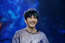 “人间梗王”大张伟：放弃摇滚狂上综艺，为何被王思聪骂了3年？图片