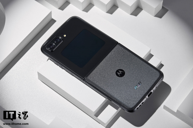 moto razr 2022 上手体验：实用为先，以旗舰致敬经典