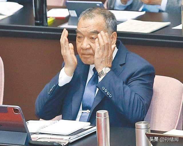 两岸军舰被曝发生对峙，美参谋长发声：美舰不能减少穿越台湾海峡