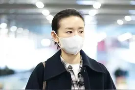 董洁怎么老成这样了！眼窝凹陷一脸苦相，褪去清纯面相变刻薄图片