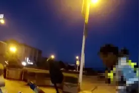 “哎呀，我吹不动了！”男子满身酒气不配合交警检查，还称肺不好图片
