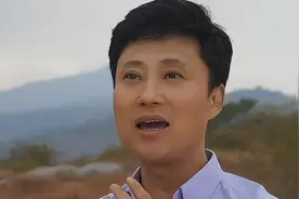 耿为华：被初恋抛弃，跟小14岁粉丝结婚11年又被抛弃，45不敢再婚图片