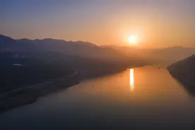 刘禹锡最壮阔苍凉的一首诗《西塞山怀古》，读来令人感慨万千！图片