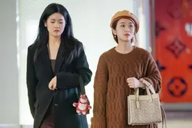 看了杭州女生街拍我发现：穿“长裙”和穿“短裙”，气质差太多图片