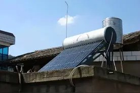 农村曾经火爆一时的太阳能热水器，如今无人问津，它有哪些缺陷？图片