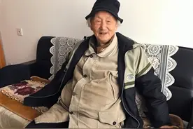 他靠裁缝手艺在成都挣了两套房，82岁还去当裸模，这是为何？图片