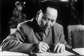 毛主席写信邀蒋介石回归大陆，蒋看信后陷入沉思，回应了六个字图片