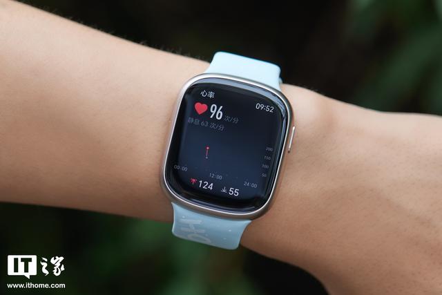 ��ҫ�ֱ� 4 ���飺��һ��˫����+����������+��999 Ԫ��= �����