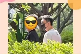 王思聪穿短裤做核酸，模样沧桑脖子前倾严重，网友：还有秃顶风险图片