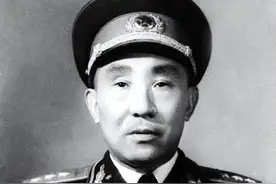 1958年，李聚奎为何补授上将军衔，是因为中央对他的工作不满意图片
