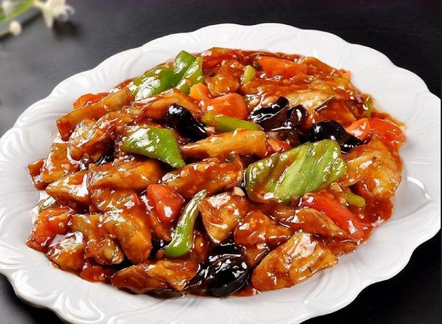 极具特色的家常菜:红烧茄子,外焦里嫩,香甜可口,比红烧肉还香