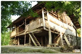 龙说夜郎丨贵州出土的汉代“干栏”式建筑陶模，和今天的吊脚楼大同小异图片