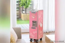 长荣航Hello Kitty餐车 开卖图片