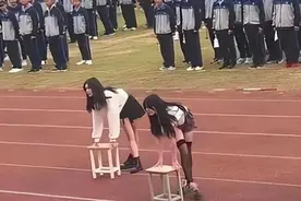 安徽大学男老师要求女学生穿短裙跳操？反转来了！图片