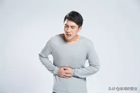 男子腹痛，就医后死亡，家属拒为其穿寿衣：他准备要结婚了图片