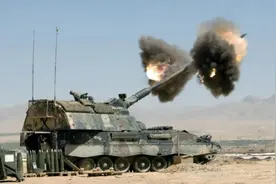 终于来了！德国Pzh2000榴弹炮抵乌，将与俄军王牌炮兵巅峰对决图片