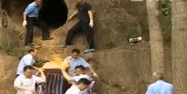 新婚妻子被4人连续性侵8小时，胁迫丈夫观看全程，最终双双丧命！