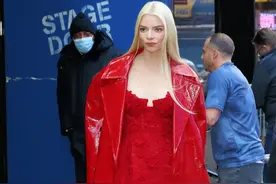 连衣裙紧身裤，美国女明星的性感穿搭图片