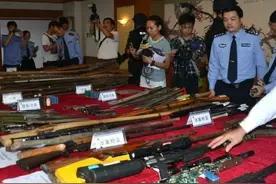 中国全面禁枪的真正原因：全民皆兵的年代，一场村民械斗堪比大战图片