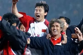 国足回忆录：21年前，他们提前两轮打进了世界杯图片