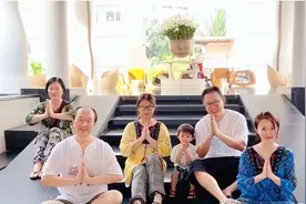 四川女人嫁给香港导演，拍短视频爆火，成为千万粉丝年入500万元图片