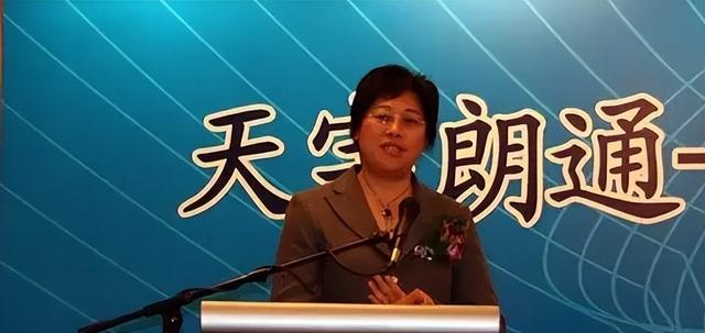 当年搞出天语手机的“山寨机教母”，靠做芯片翻盘上市了