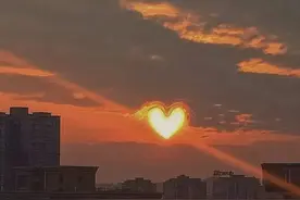 “父亲节当天发朋友圈会被秒赞的封神文案”图片