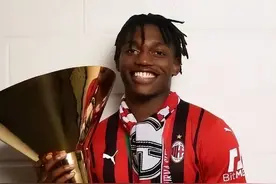 22岁葡萄牙边锋荣膺意甲MVP，拉斐尔-莱奥真要破茧成蝶？图片