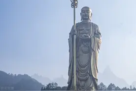 故事：地藏菩萨——新罗王子金乔觉为何远渡重洋来到九华山图片