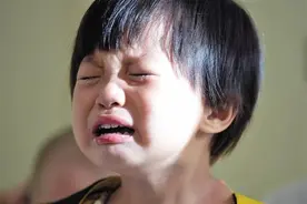 “妈妈别走”宝宝大哭拒进幼儿园，研究发现：哭是好事，比不哭强图片