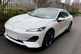 油耗5.9L？开了7500公里后，车主总结出长安深蓝SL03的18个优缺点图片