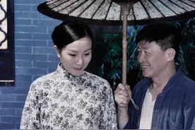 38岁的广州演员彭婷婷，戏里嫁给了鸡公福，现实中的她已婚多年图片