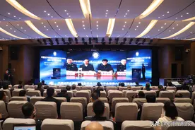 专家学者相聚“云端”共商警察法学热点问题——中国法学会警察法学研究会2021年学术年会在河南警察学院召开图片