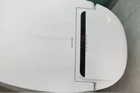 更换智能马桶座圈阻尼图片