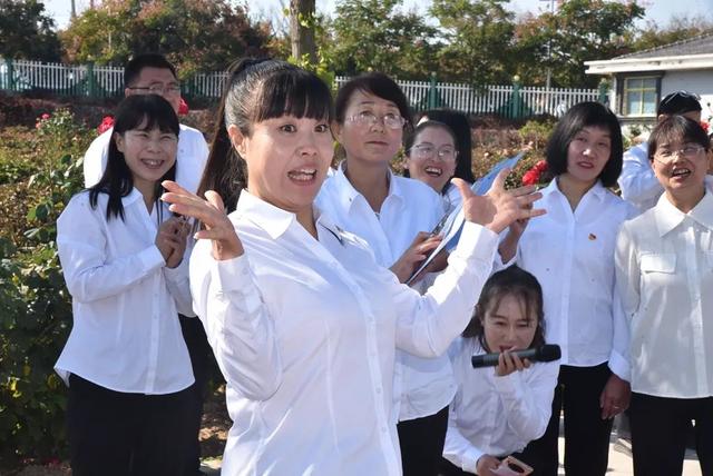 ϲӭ����� �滭�����̡����Ӱ��˴����Сѧ��ʦ�Ž��