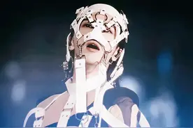 华晨宇：自大，自恋，不自知，自以为是，自我催眠，纯属哗众取宠图片