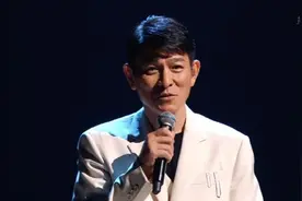 刘德华抖音线上演唱会，观看人次3.5亿，他凭什么红这么久图片