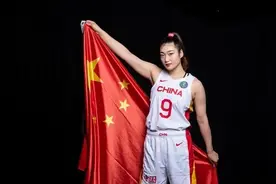 李梦：16岁差点退役，母亲患癌，父亲尿毒症，如今撑起女篮一片天图片