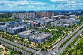 贵安高端园开足马力赶订单、忙生产图片