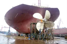 80年代052型驱逐舰桨叶漏油，瑞典商不认错，金矛将军：拿黑板来图片