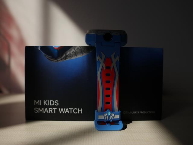 米兔儿童学习手表6X-奥特曼定制版｜光之少年赛罗守护，内外兼修